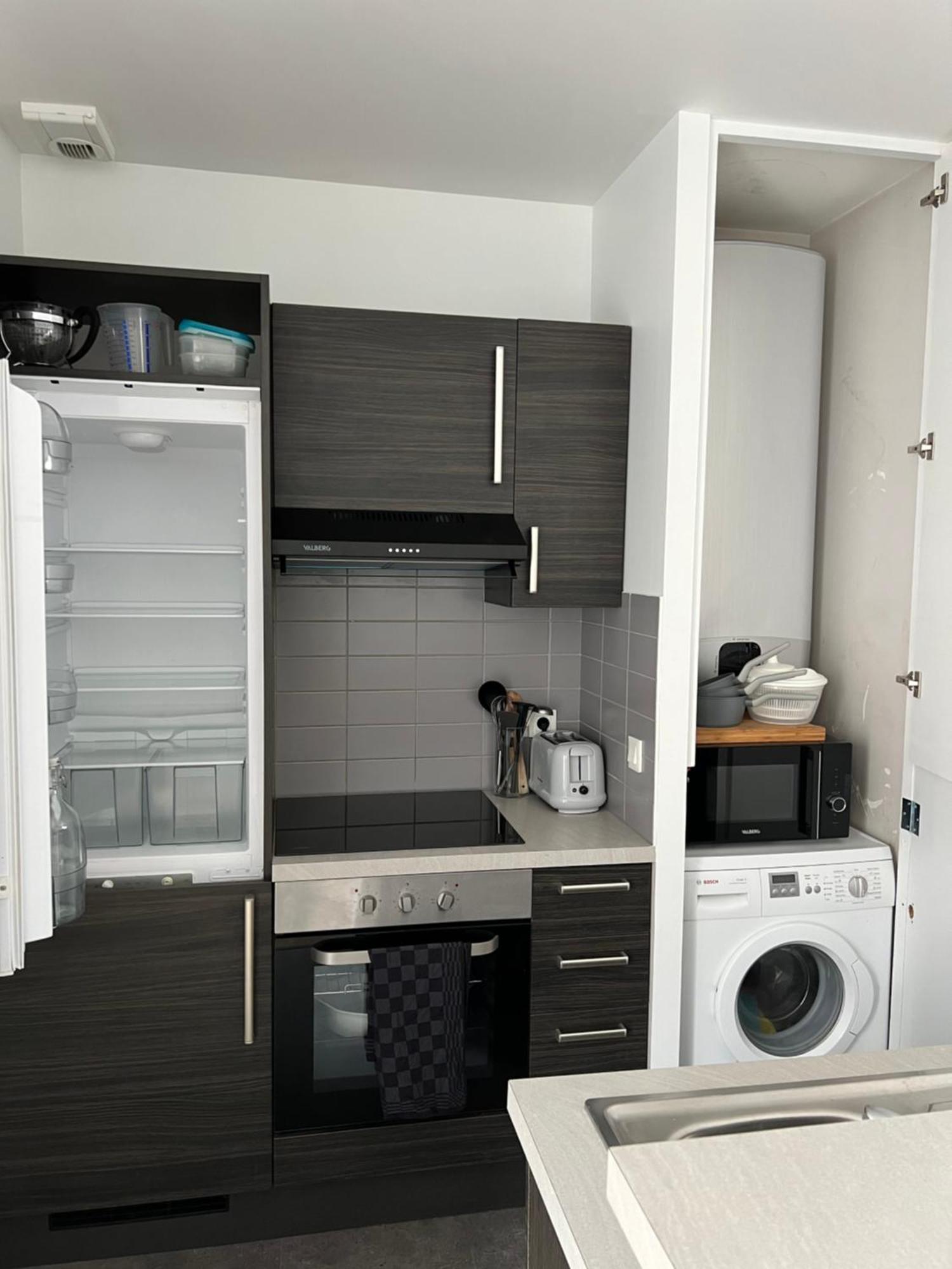 Appartement Hyper Centre A 80M Du Vieux Marche, T2 Calme Vue Sur Les Toits Rue Du Minage à La Rochelle  Extérieur photo