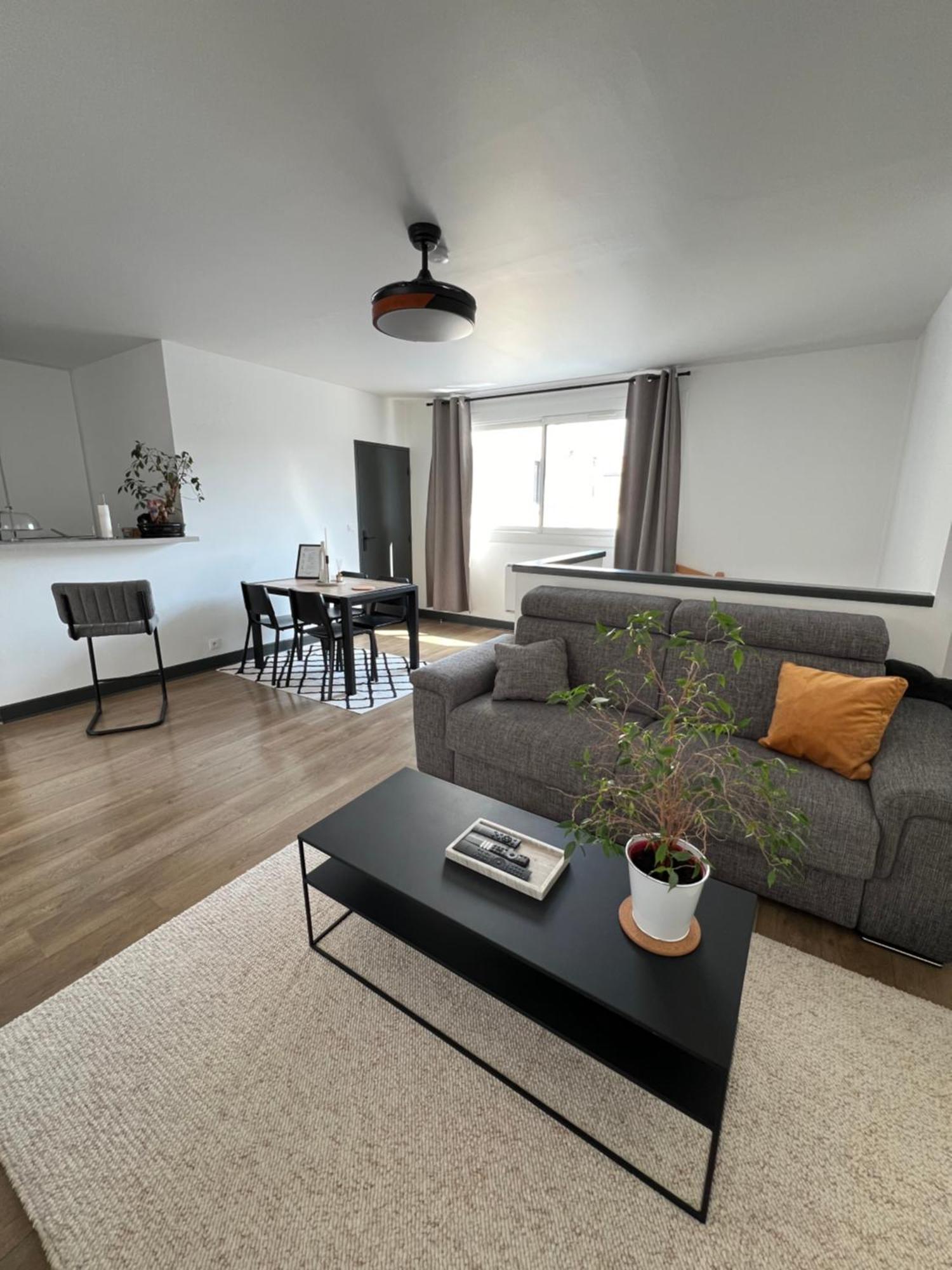 Appartement Hyper Centre A 80M Du Vieux Marche, T2 Calme Vue Sur Les Toits Rue Du Minage à La Rochelle  Extérieur photo