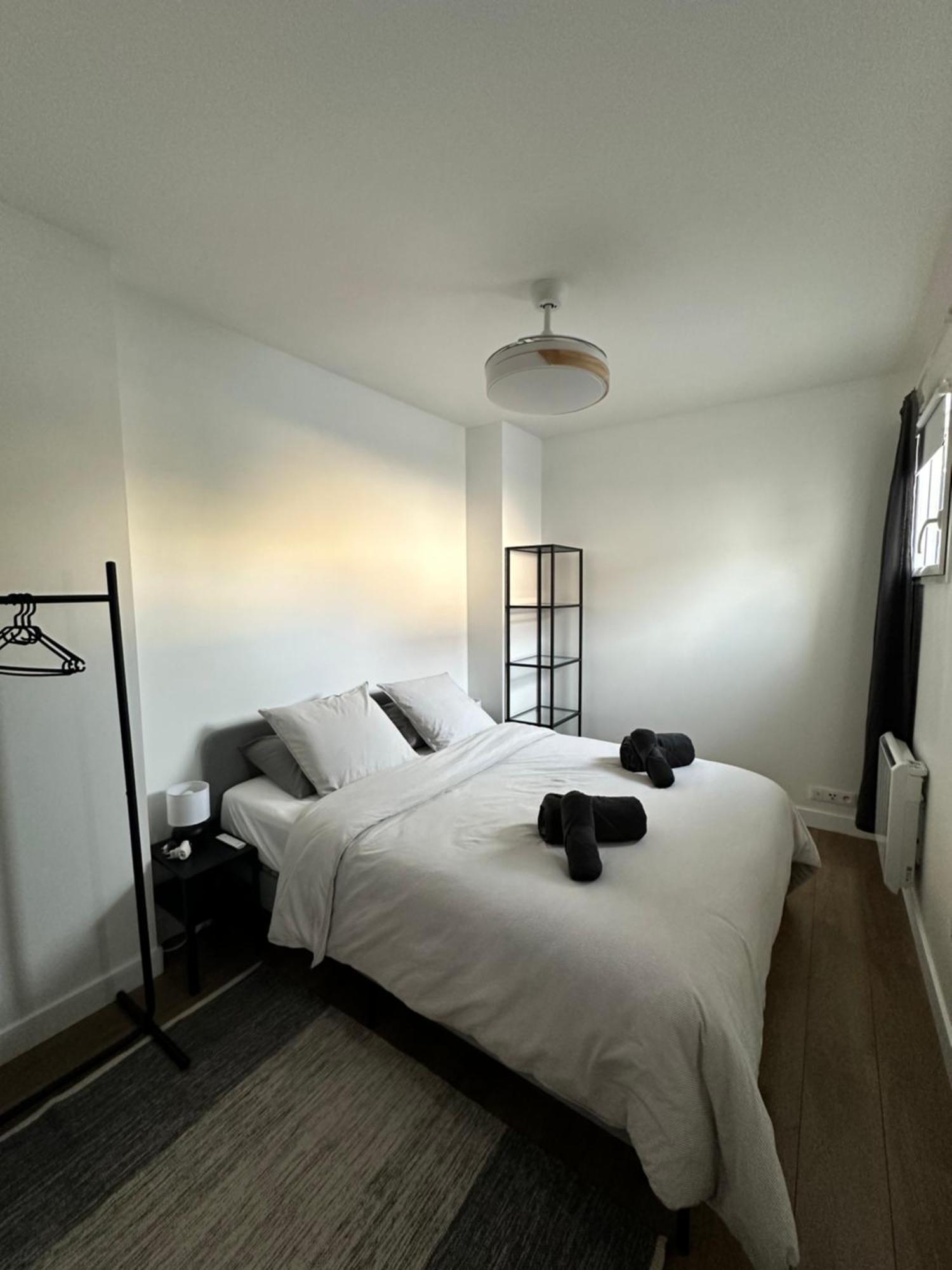 Appartement Hyper Centre A 80M Du Vieux Marche, T2 Calme Vue Sur Les Toits Rue Du Minage à La Rochelle  Extérieur photo