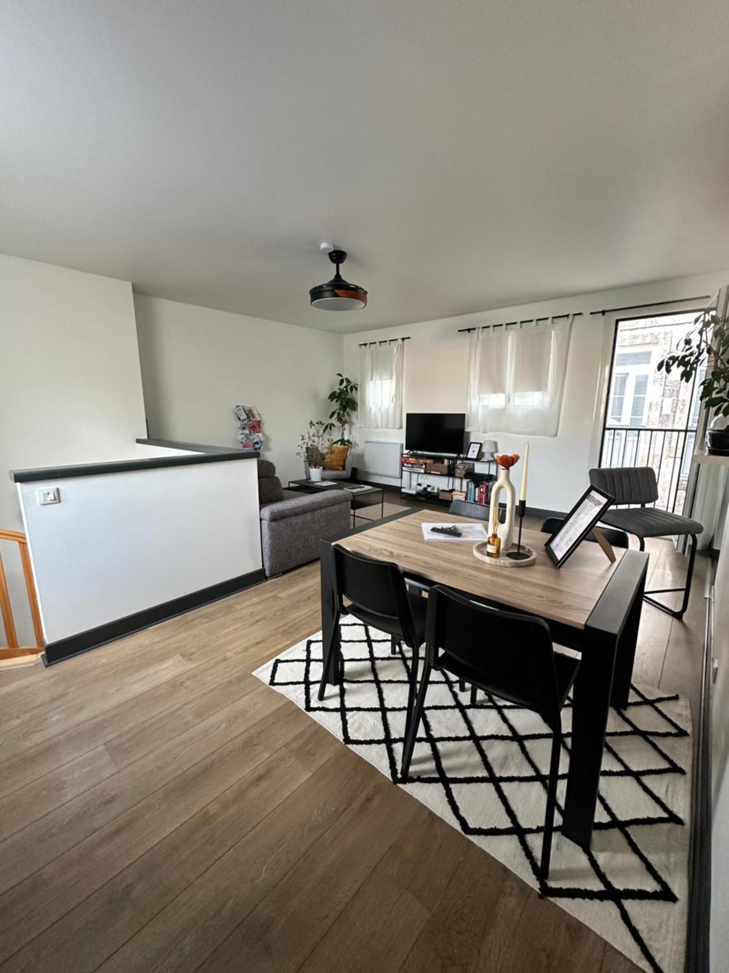 Appartement Hyper Centre A 80M Du Vieux Marche, T2 Calme Vue Sur Les Toits Rue Du Minage à La Rochelle  Extérieur photo